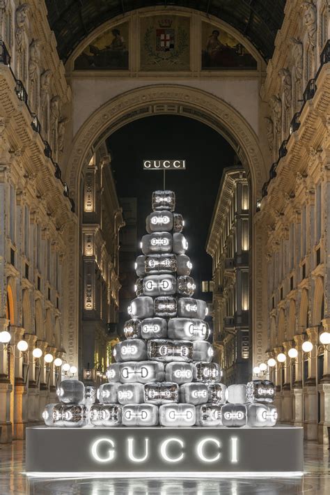 gucci christmas tree galleria|Climate Activists Target Gucci’s Christmas Tree in Milan .